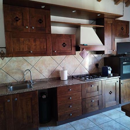 B&B I Ghiri Canzo Exteriör bild